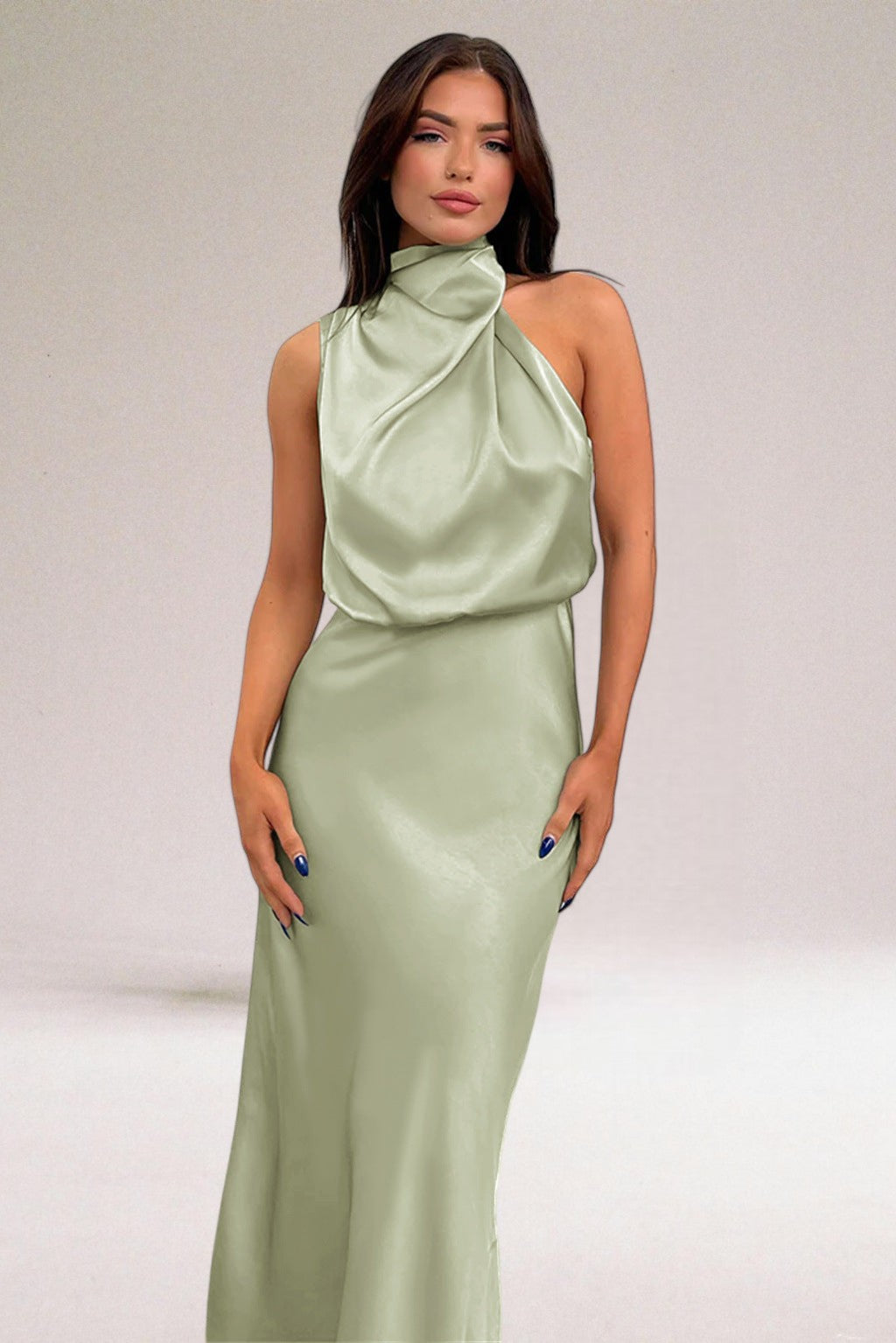 Élodie™ | Glamorous satin dress with halter neck.