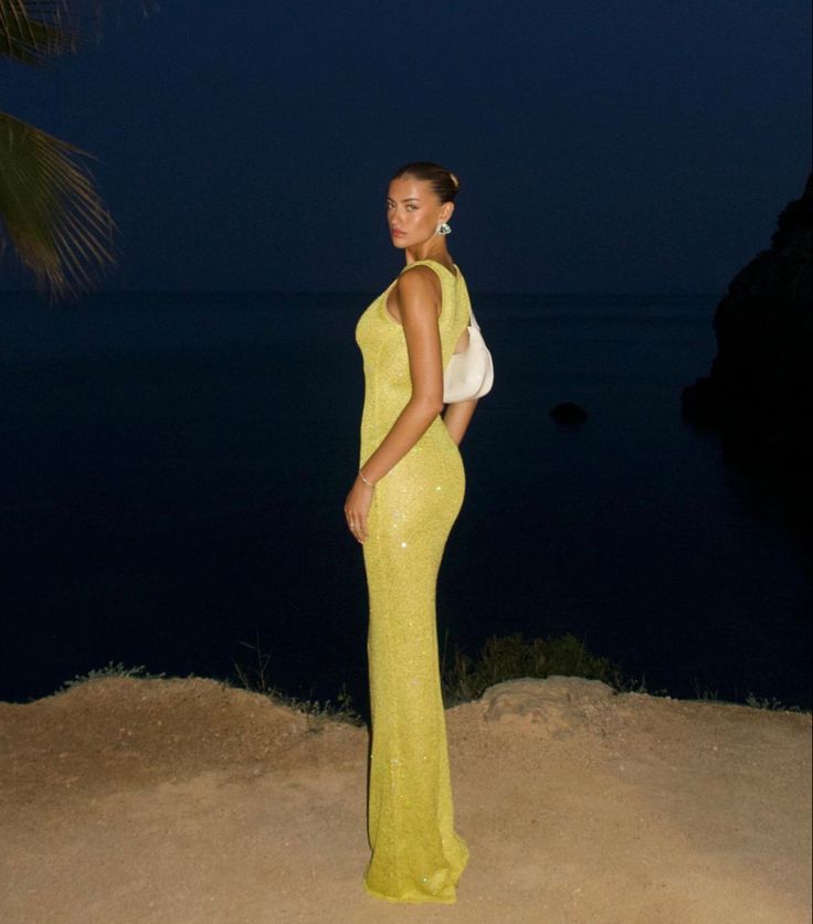 Lois | Chic Sleeveless Maxi Dress