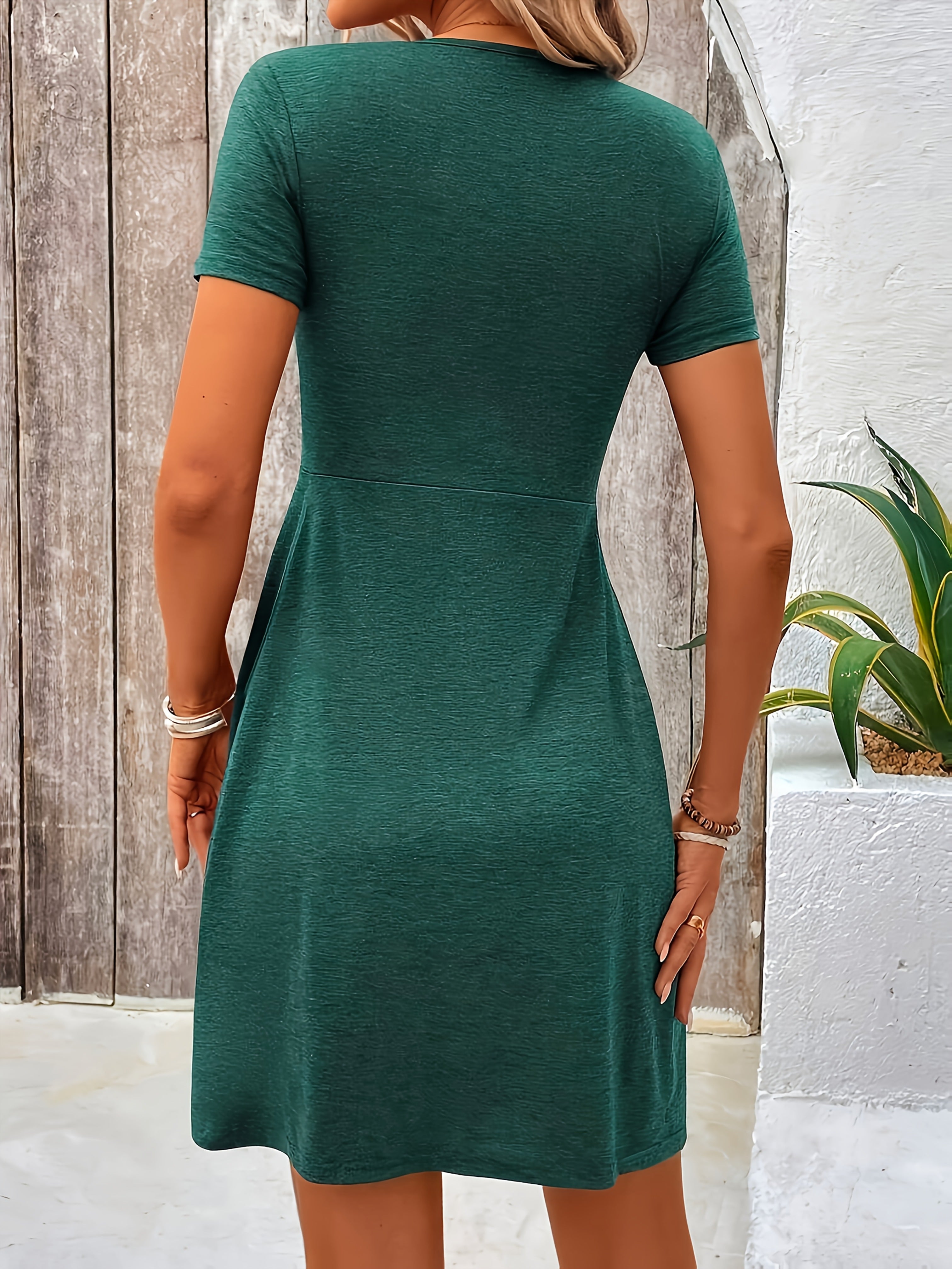 Feliz™ - Chic Twist Front V-Neck Dress
