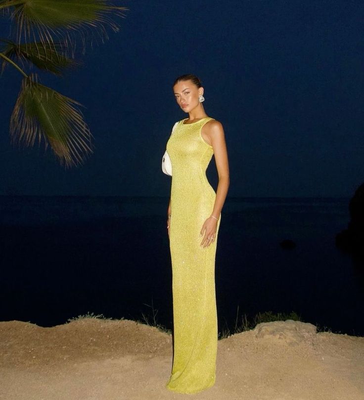 Lois | Chic Sleeveless Maxi Dress