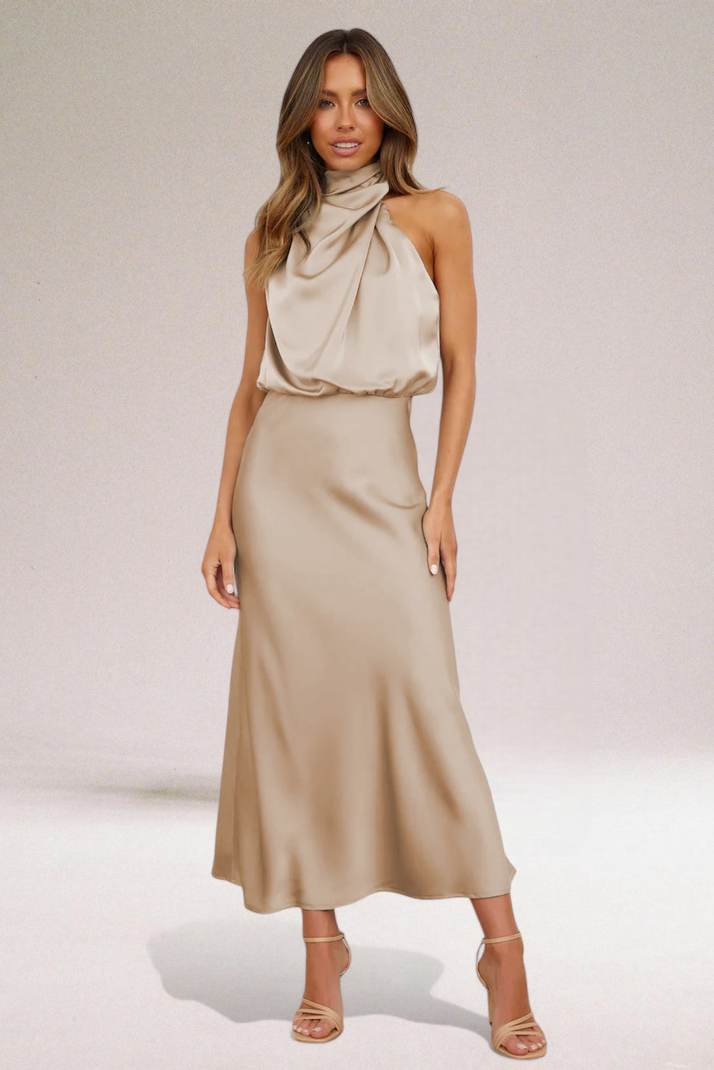 Élodie™ | Glamorous satin dress with halter neck.